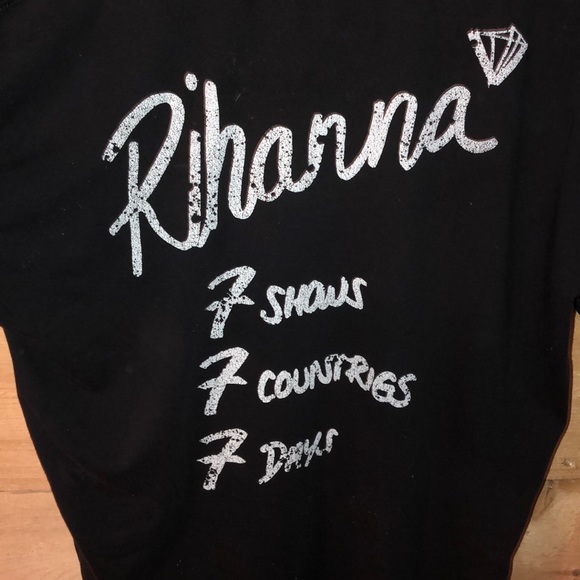 Rihanna Unapologetic T-shirt. No tag. - Picture 6 of 7
